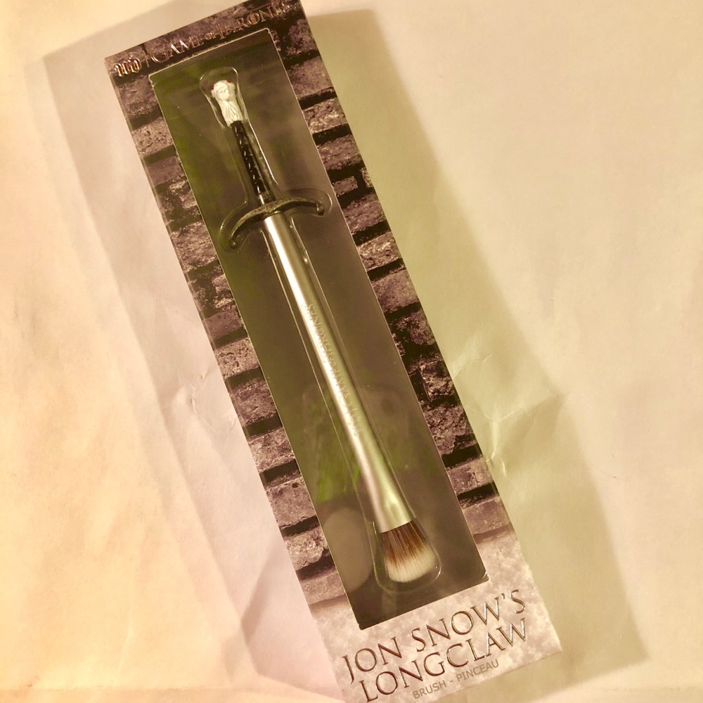 Urban Decay x GoT Longclaw Eyeshadow Brush